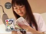 アキカン！第4話の実写はナース服。「電波的な彼女」も登場