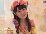 小倉唯の5thシングル「Honey Come!!」メイキング映像